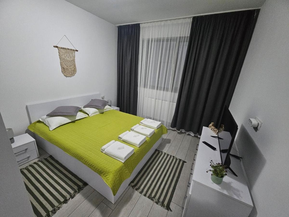 Summer Crib Mamaia-sat *