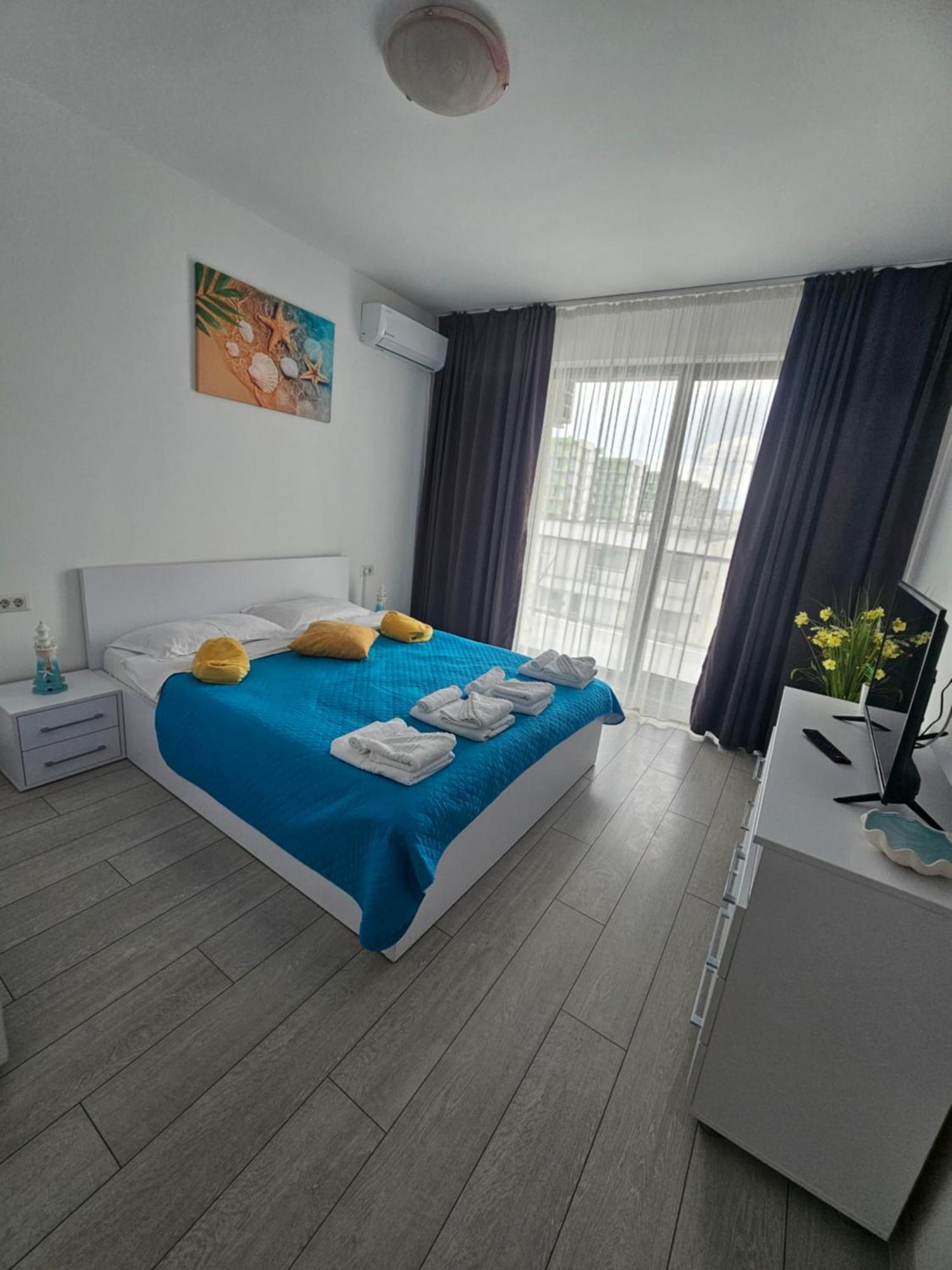 Summer Crib Mamaia-sat