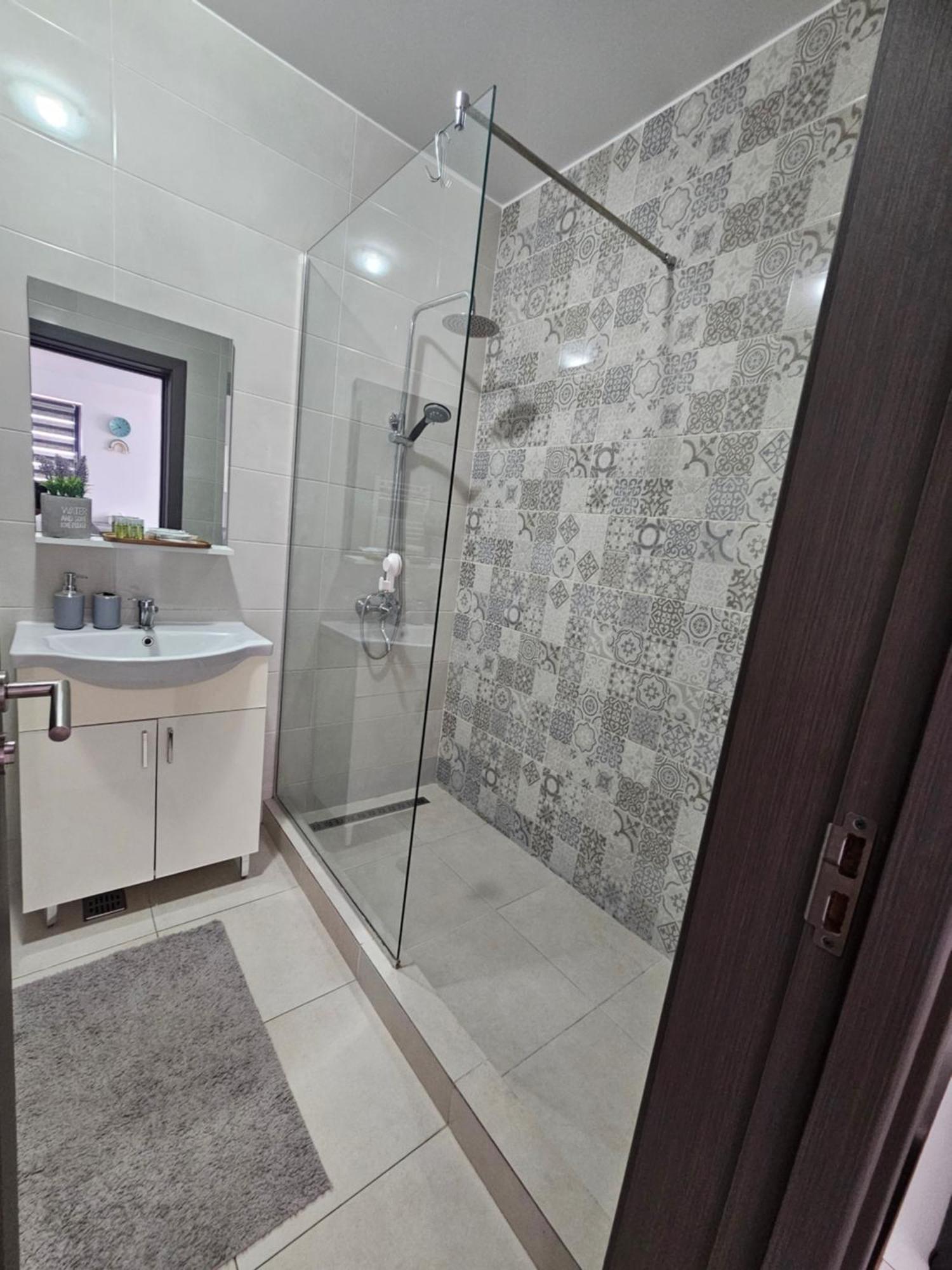 Summer Crib Mamaia-sat Apartment Navodari